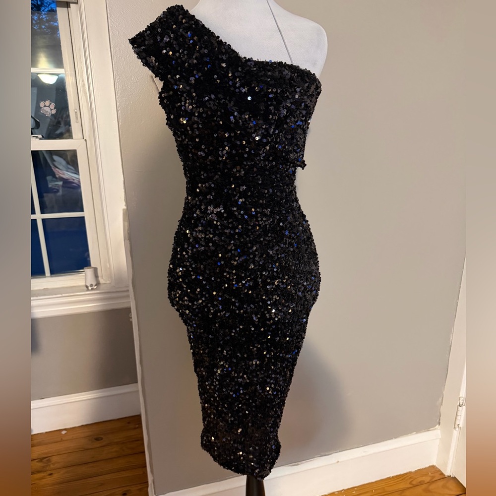 Elegant Black Sequin Dress NWT